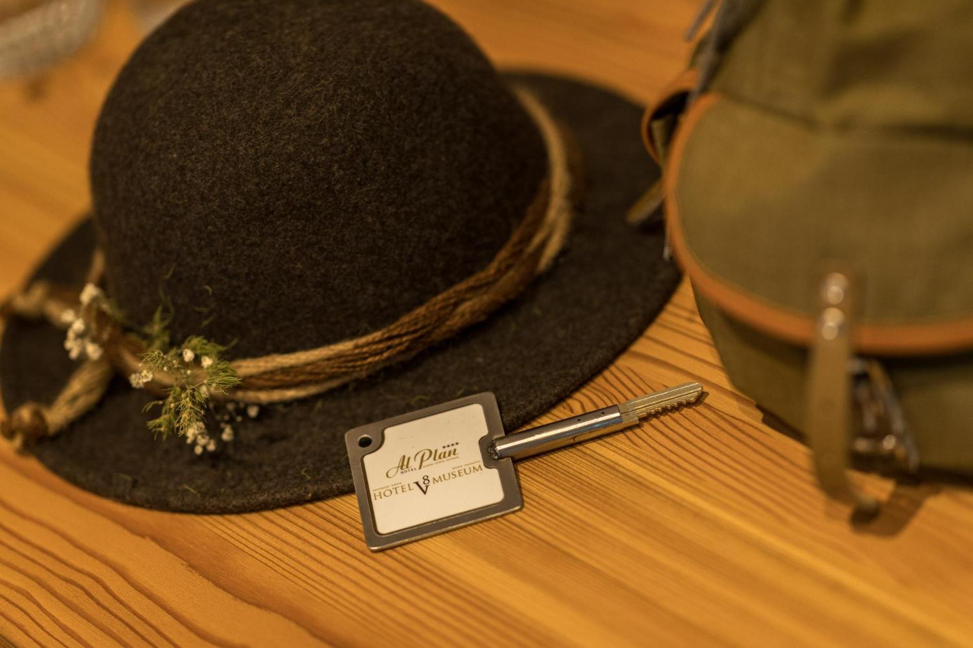 Al Plan Hotel Oldtimer Dolomites St. Vigil Zimmer foto