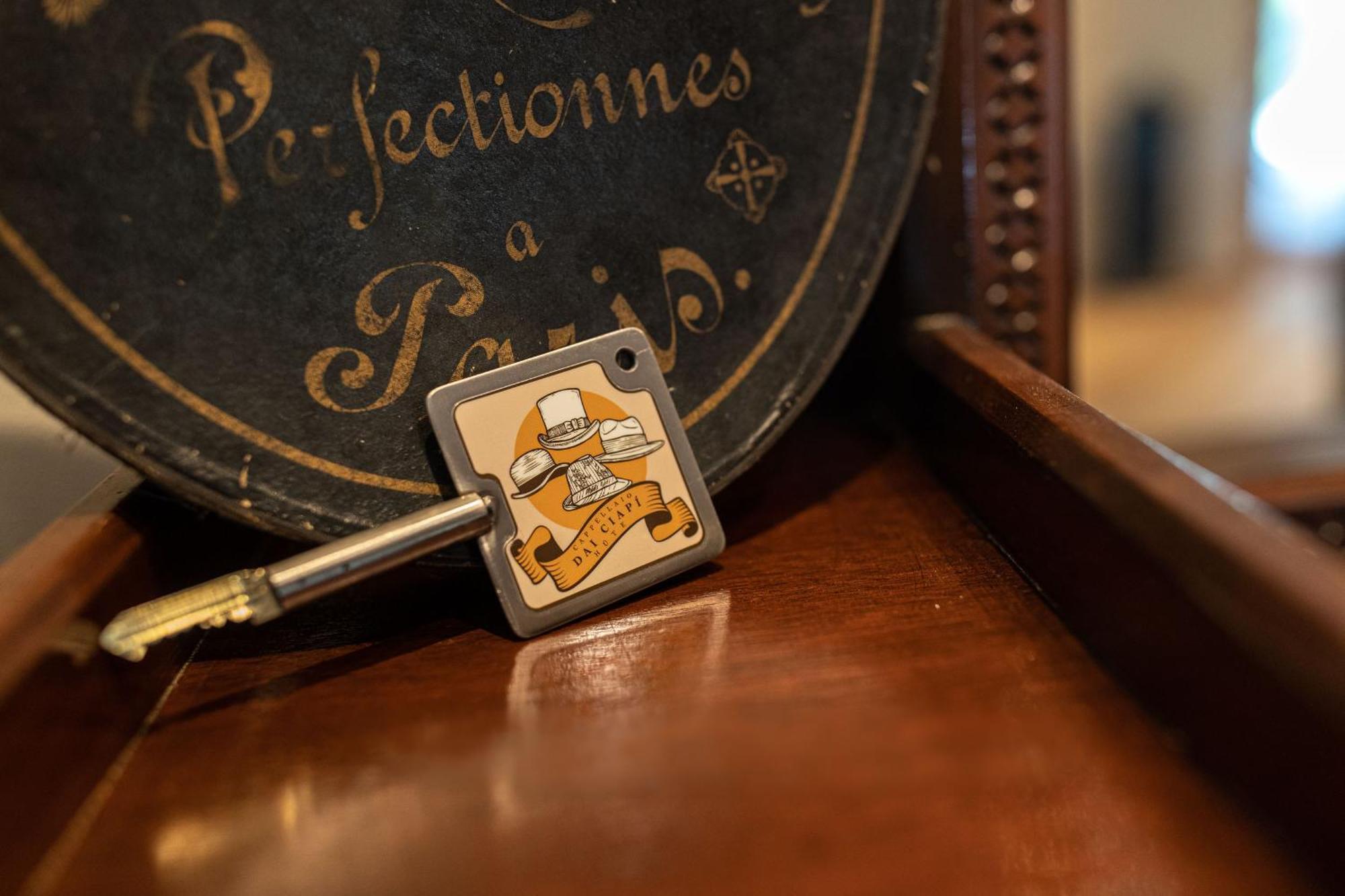 Al Plan Hotel Oldtimer Dolomites St. Vigil Zimmer foto