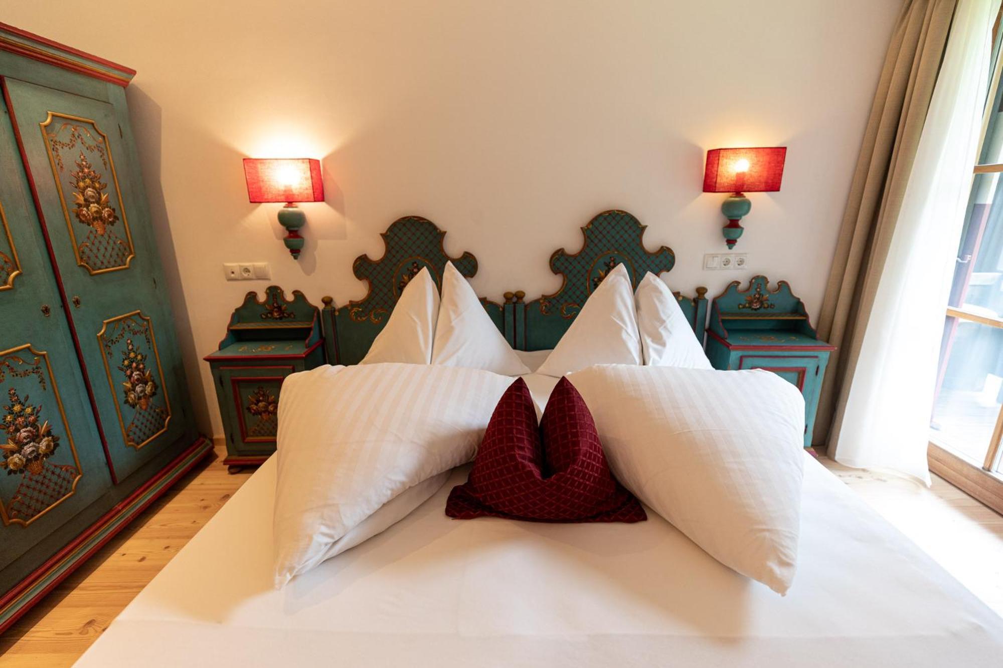 Al Plan Hotel Oldtimer Dolomites St. Vigil Zimmer foto