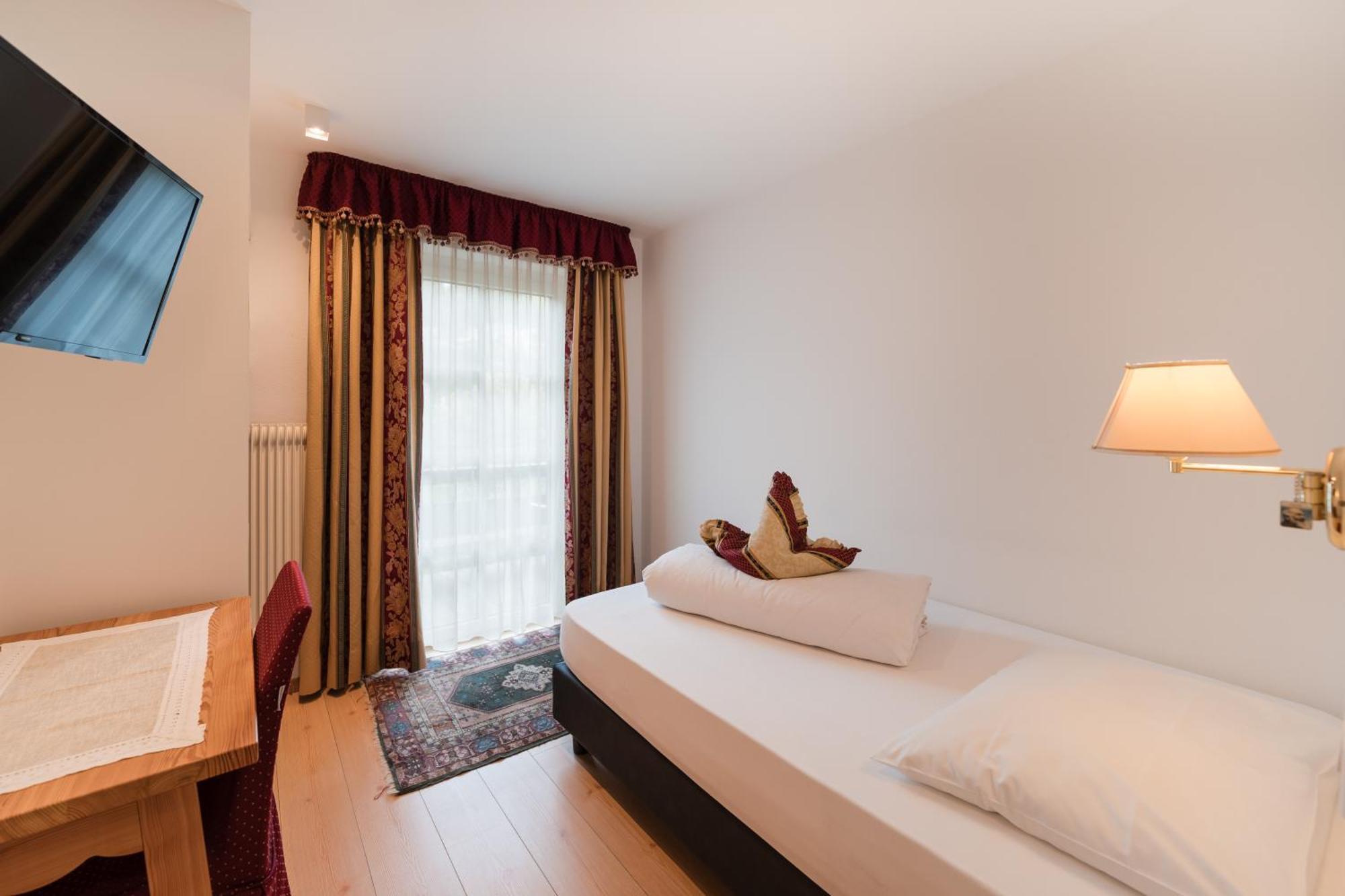 Al Plan Hotel Oldtimer Dolomites St. Vigil Exterior foto