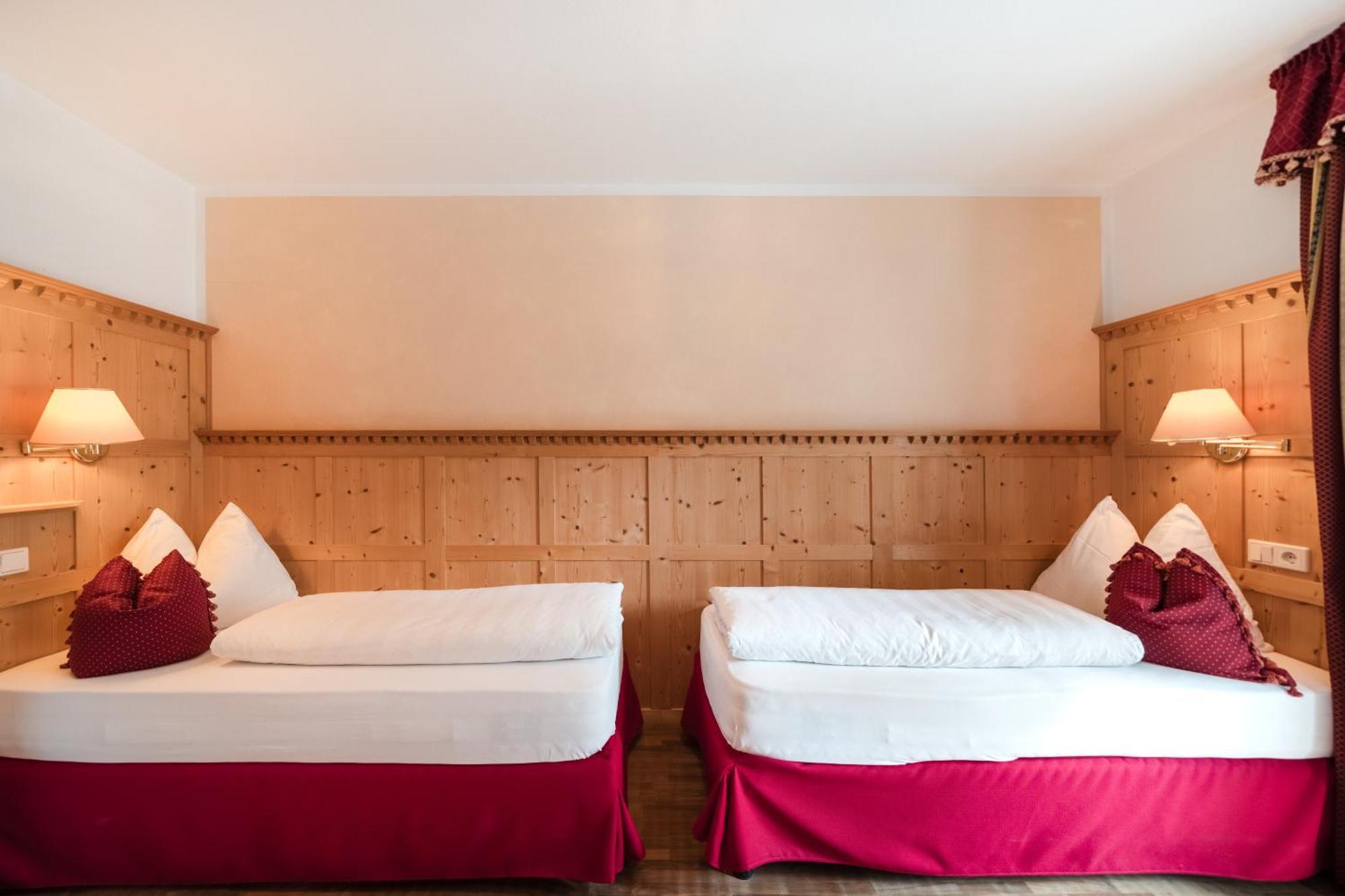 Al Plan Hotel Oldtimer Dolomites St. Vigil Exterior foto